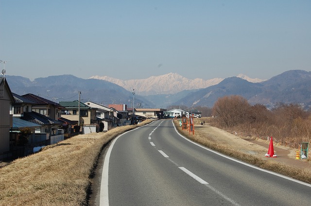 犀川右岸より白馬連邦を望む