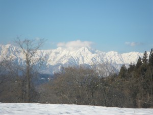 長野市信更町から北アルプスを望む